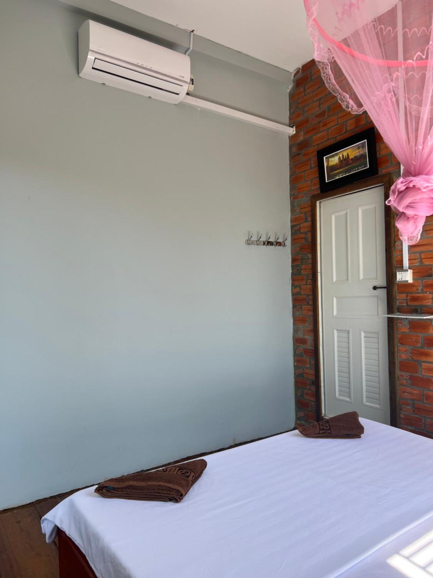 Ing Ing Guesthouse Koh Rong Samlon Eksteriør billede