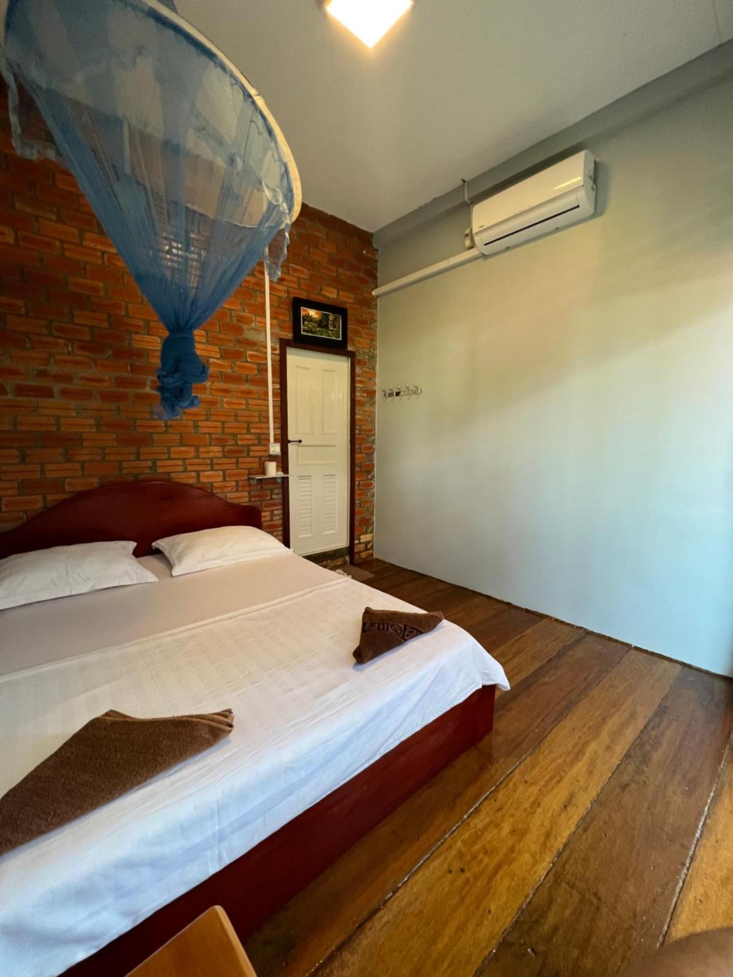 Ing Ing Guesthouse Koh Rong Samlon Eksteriør billede
