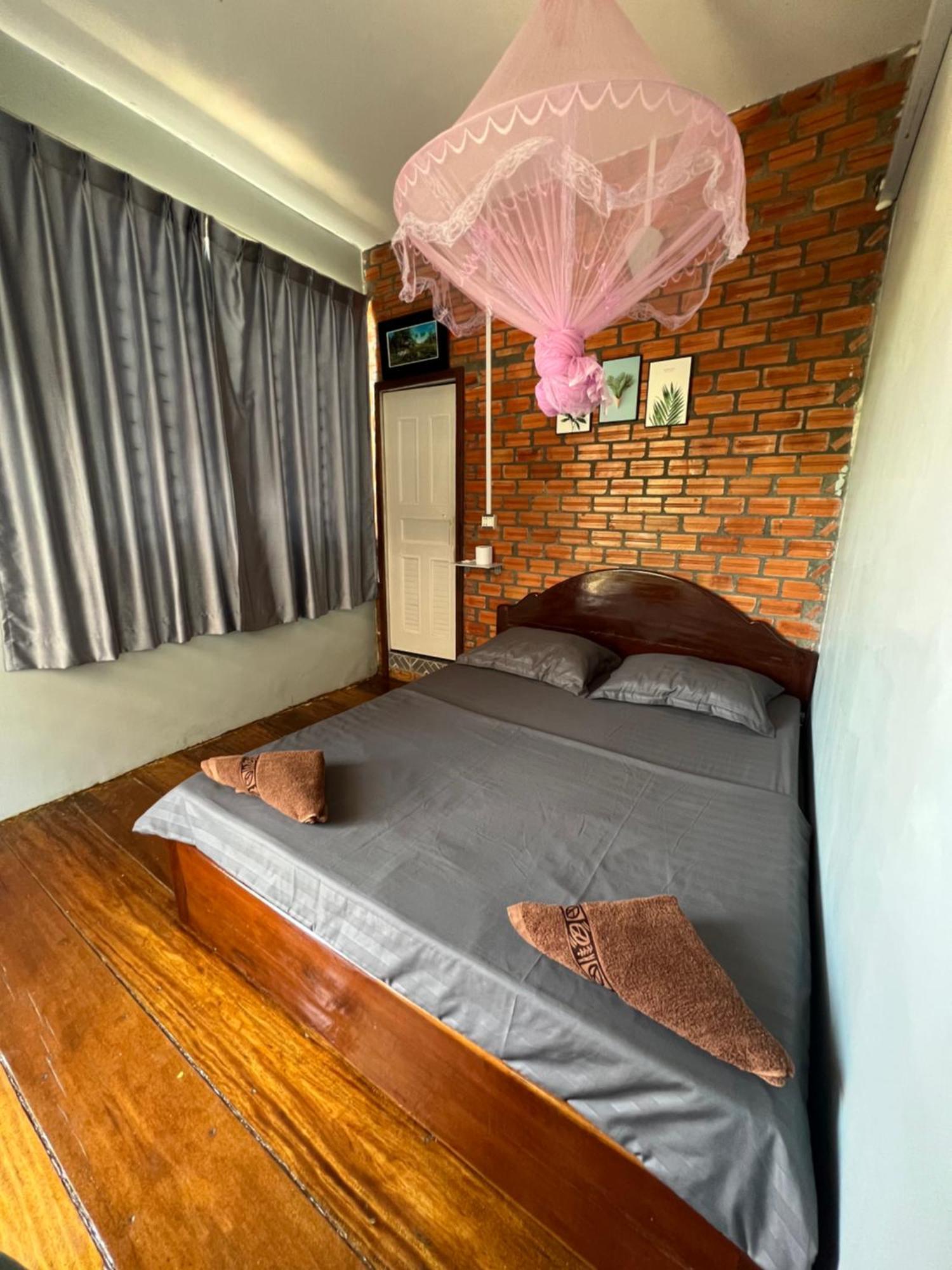 Ing Ing Guesthouse Koh Rong Samlon Eksteriør billede