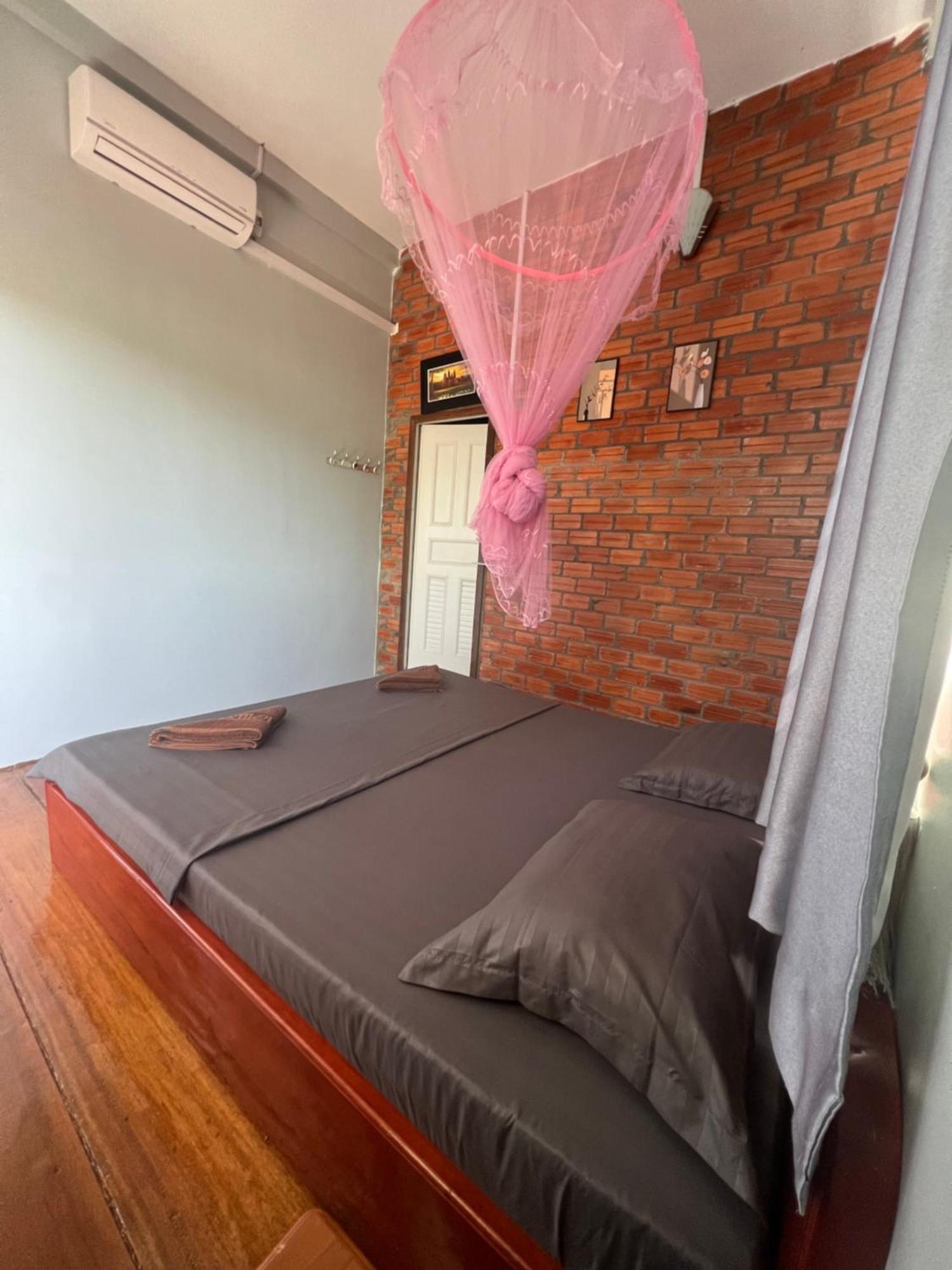Ing Ing Guesthouse Koh Rong Samlon Eksteriør billede