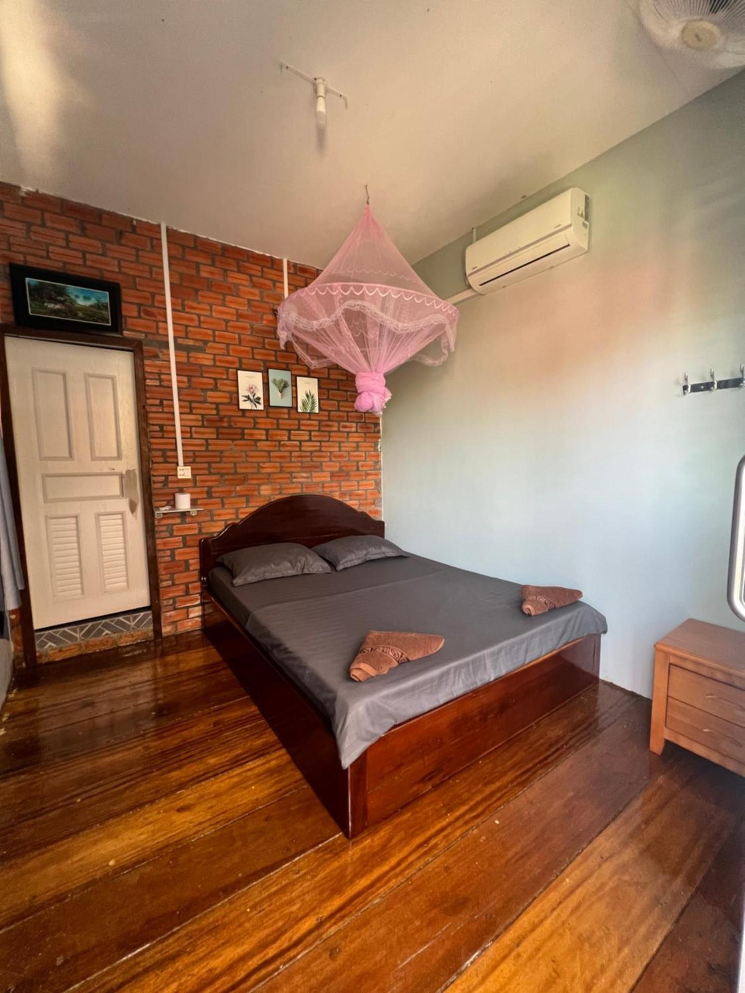 Ing Ing Guesthouse Koh Rong Samlon Eksteriør billede
