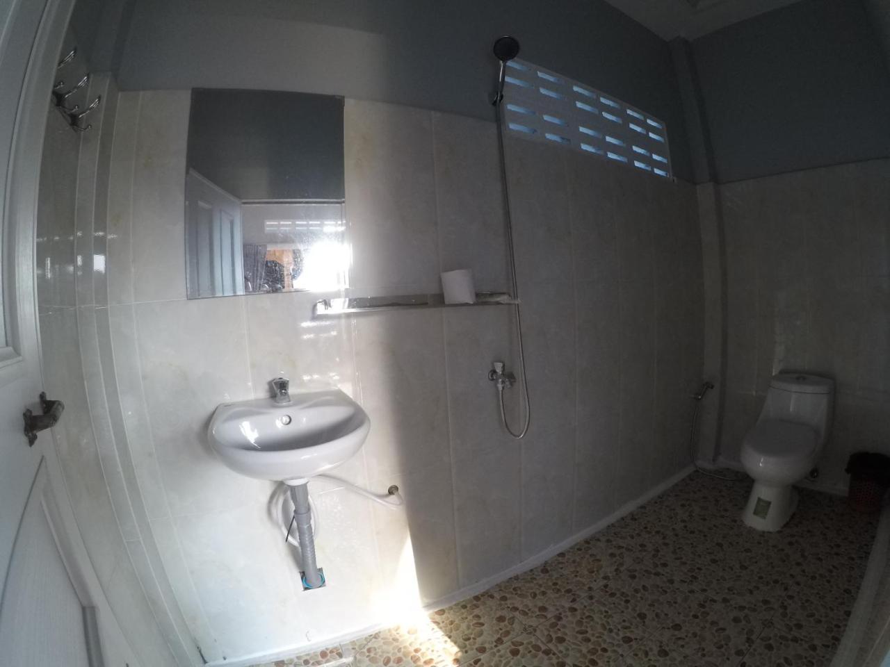 Ing Ing Guesthouse Koh Rong Samlon Eksteriør billede
